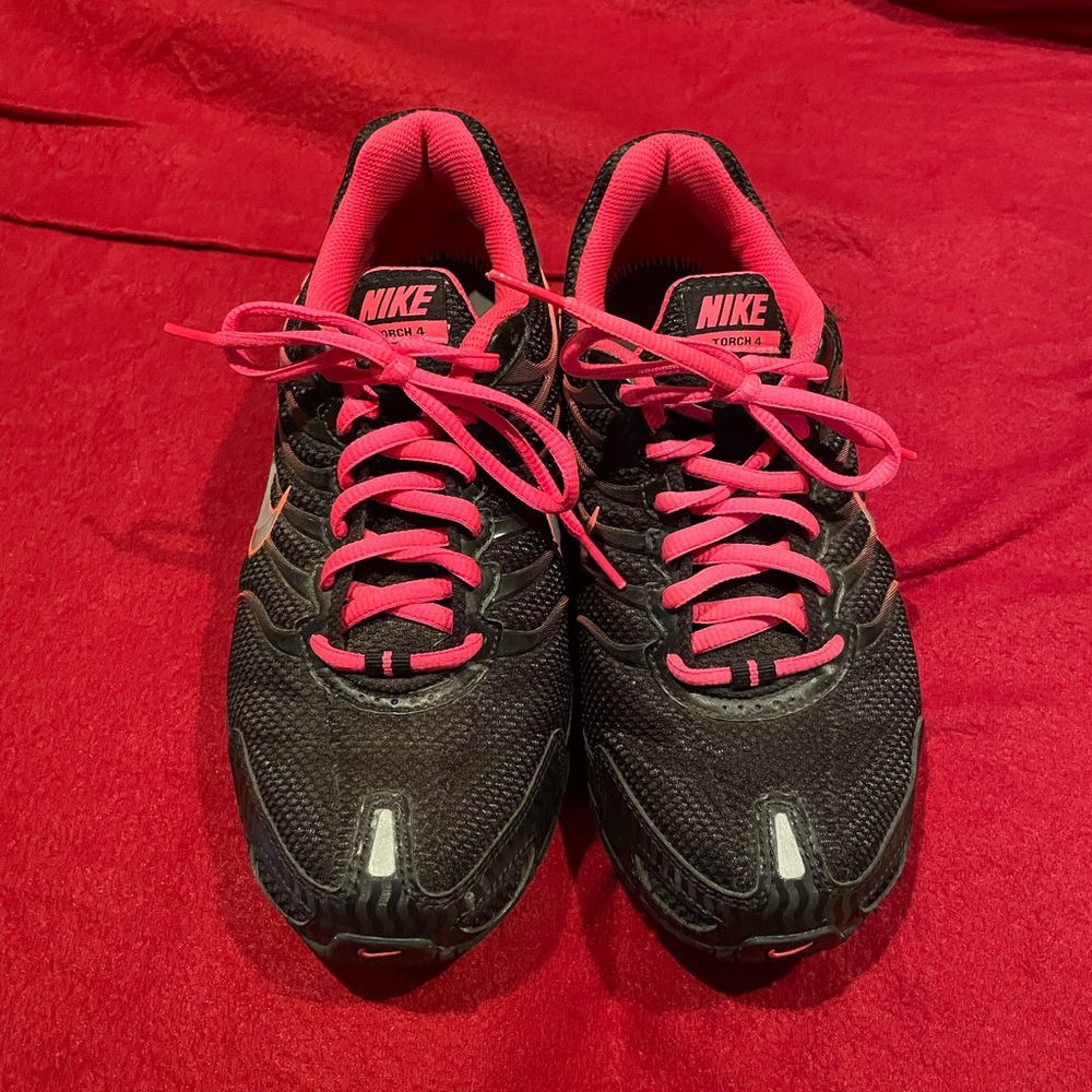 Used women’s Nike sneakers